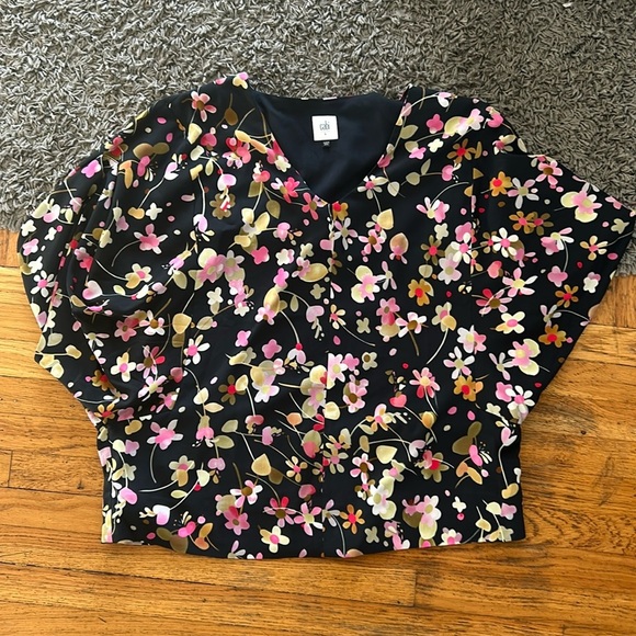 CABI Charm Blouse Black Floral Limited Edition Flawless Large - Picture 2 of 13